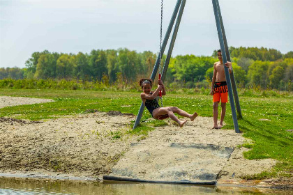 017 Kleurvol ingerichte 4 persoons vakantiewoning gelegen op Vakantiepark in Noord Scharwoude