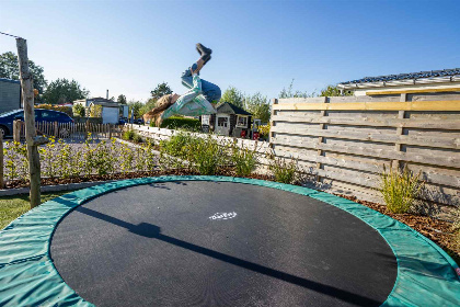 034 Bubbelbad en grote trampoline bij comfortabel 6p chalet op vakantiepark