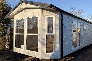 J 041 Nieuw chalet! (overige foto's volgen)