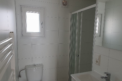 005 J 087