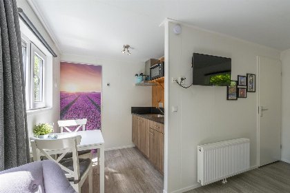 013 Beach Studio Campanula | Sint Maartenszee | Op een park met zwembad