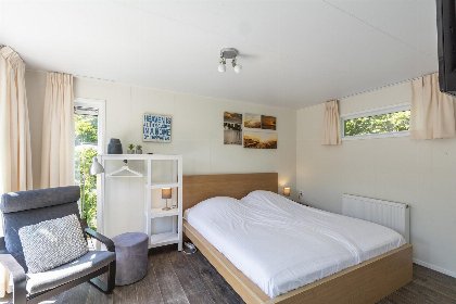 019 Beach Studio Campanula | Sint Maartenszee | Op een park met zwembad