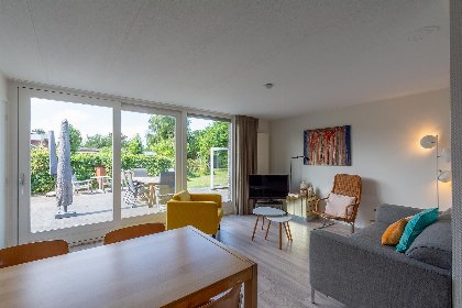 002 Eureka 27 | Sint Maartenszee | Ruim terras