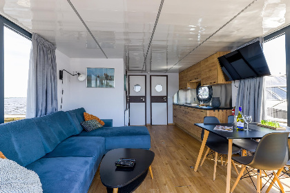 003 Tiny Houseboat De Woudaap   I