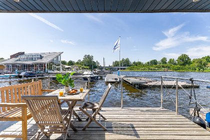 023 Tiny Houseboat De Woudaap   I