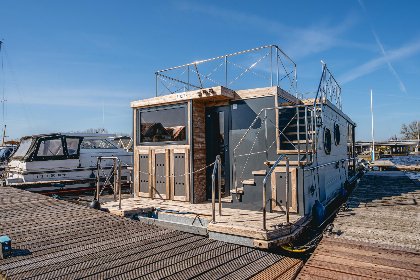 025 Tiny Houseboat De Woudaap   I