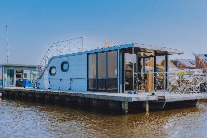 026 Tiny Houseboat De Woudaap   I