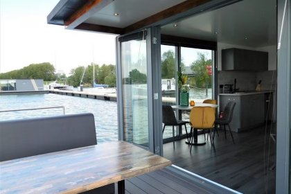 004 Boot zonder naam