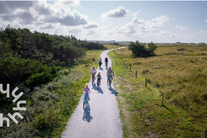 002 Landelijk ingericht vakantiehuis met mooie tuin voor 4 a 5 personen bij het strand en bos