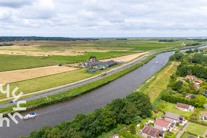 008 Landelijk ingericht vakantiehuis met mooie tuin voor 4 a 5 personen bij het strand en bos