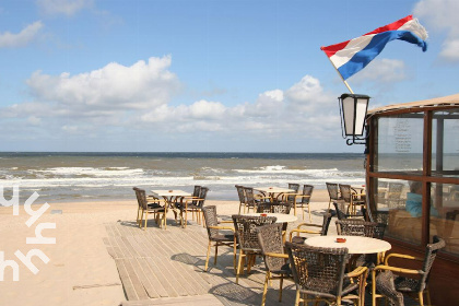 010 Landelijk ingericht vakantiehuis met mooie tuin voor 4 a 5 personen bij het strand en bos