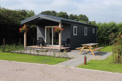 005 Prachtig landelijk gelegen 4 persoons chalet op een boerderij aan de Vecht