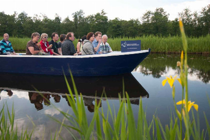 010 Prachtig landelijk gelegen 4 persoons chalet op een boerderij aan de Vecht