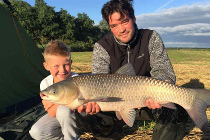 029 4 persoons chalet met serre aan het water nabij Medemblik