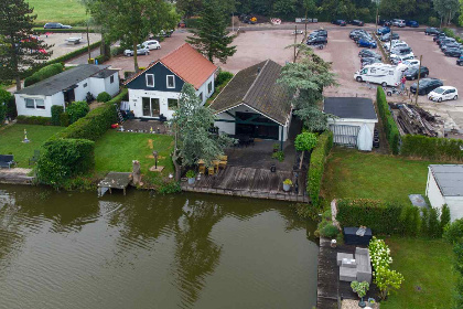 017 Mooi 4 persoons vakantiehuis aan viswater nabij Medemblik aan het IJsselmeer