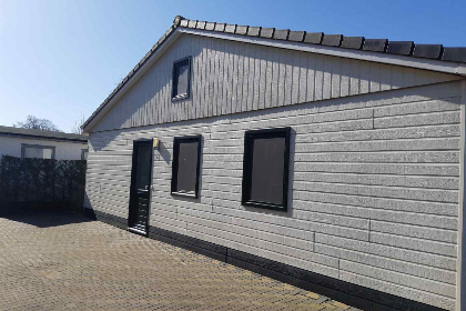 013 Ruim 10 persoons chalet, aan het water in Wervershoof aan het IJsselmeer