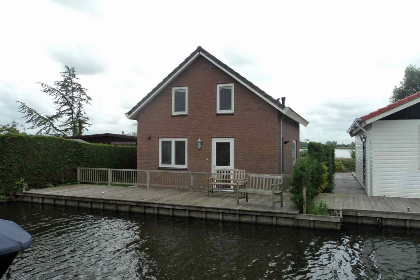 003 Vakantiehuis aan het water gelegen voor 6 personen in Wervershoof aan het IJsselmeer