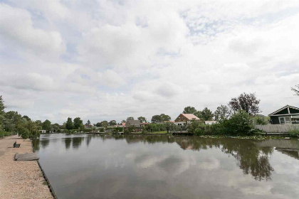 025 Vakantiehuis voor 6 personen, met terras aan het water in Wervershoof aan het IJsselmeer