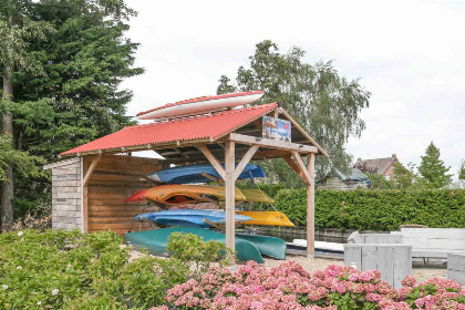 028 Vakantiehuis voor 6 personen, met terras aan het water in Wervershoof aan het IJsselmeer