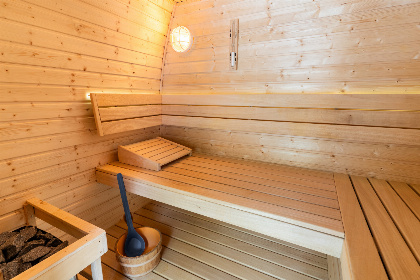 008 Gezellig 6 persoons vakantiehuis met sauna midden in de bossen nabij Giethoorn