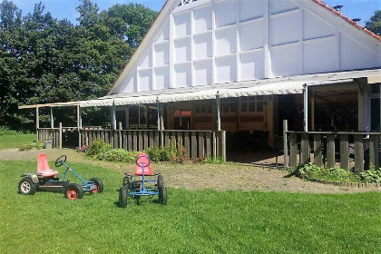 008 Comfortabele groepsaccommodatie voor 34 personen nabij Blokzijl