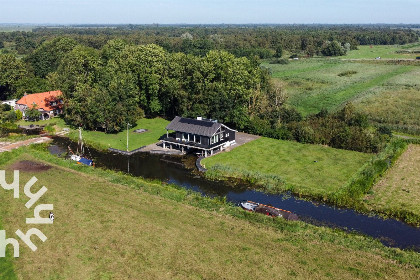 033 Heerlijke vakantievilla aan het water, vlakbij Giethoorn