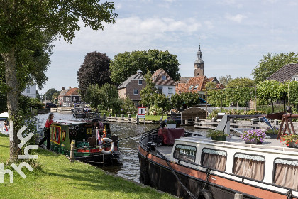 049 Heerlijke vakantievilla aan het water, vlakbij Giethoorn