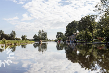 051 Heerlijke vakantievilla aan het water, vlakbij Giethoorn