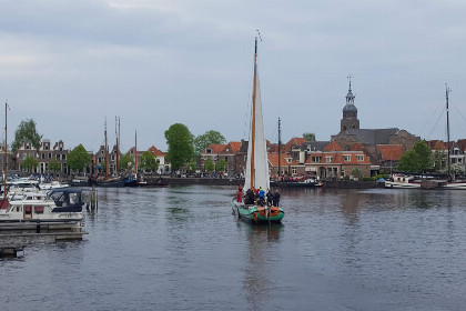 003 Knus 2 persoons appartement met uitzicht op het water en maritiem interieur in Blokzijl