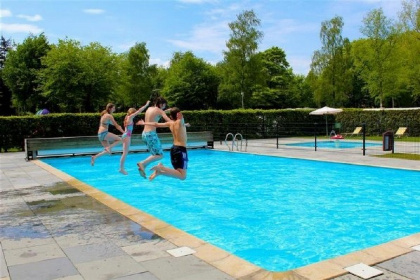 011 Groepsaccommodatie voor 18 personen op een vakantiepark in de bossen nabij Giethoorn