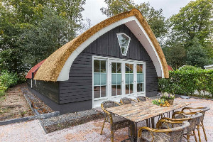 Luxe 8 persoons vakantiehuis op familiepark nabij de Weerribben