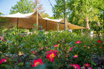 011 Zespersoons mooi vakantiehuis op familiepark nabij de Weerribben