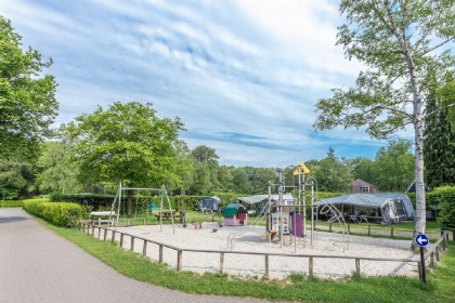 023 Zespersoons mooi vakantiehuis op familiepark nabij de Weerribben