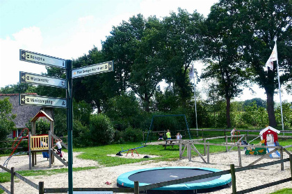 009 Vrijstaande zespersoons vakantieboerderij op een vakantiepark in Den Ham