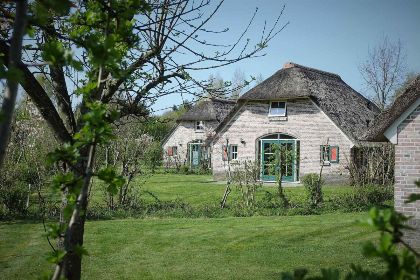 015 Vrijstaande zespersoons vakantieboerderij op een vakantiepark in Den Ham