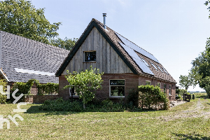 Fijne 10 pers. accommodatie in Eesveen, op de grens van Overijssel, Friesland en Drenthe