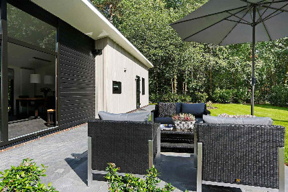 001 Mooie 4 persoons Lodge met prive sauna op een vakantiepark nabij Enter   Salland