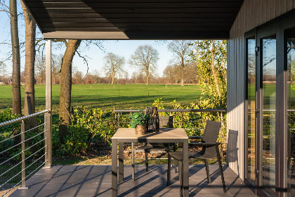 002 Terras Lodge met sauna en hottub   2 personen
