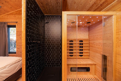 008 Terras Lodge met sauna en hottub   2 personen