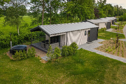012 Terras Lodge met sauna en hottub   2 personen