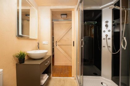 005 Twentse tentsuite XL met prive sanitair | 2 pers