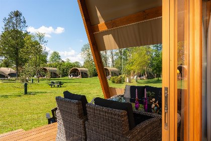 001 Twentse tentsuite XL met prive sanitair (NIEUW) | 6 pers
