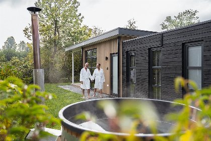 015 Vogellodge met hottub   4 personen