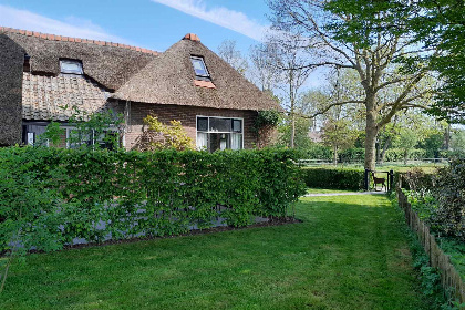 010 6 persoons appartement met drie slaapkamers in het centrum van Giethoorn