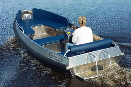 037 6 persoons vakantiehuis aan het water, te midden in het oude centrum van Giethoorn