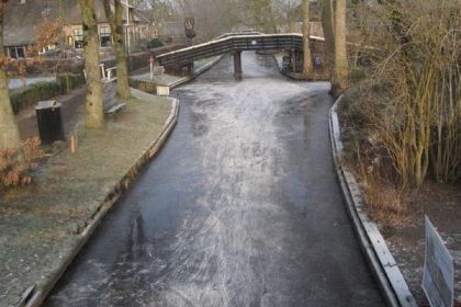 014 Chalet voor 4 personen aan het water op een vakantiepark in Giethoorn, Overijssel