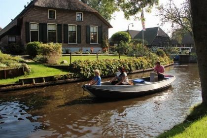 011 Chalet voor 4 personen op een vakantiepark aan het water in Giethoorn, Overijssel