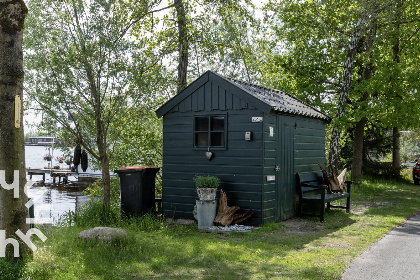 009 Comfortabele 2 persoons woonboot nabij Giethoorn met prachtig uitzicht over het meer