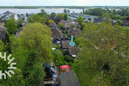 018 Fraai gelegen 2 persoons vakantiehuisje met uitzicht op natuurgebied in Giethoorn