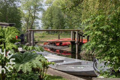 027 Fraai gelegen 2 persoons vakantiehuisje met uitzicht op natuurgebied in Giethoorn